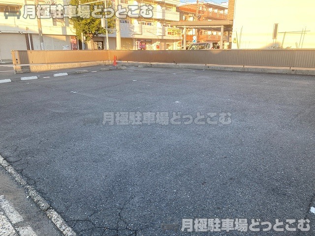名古屋市中村区千成通1丁目44の月極駐車場1