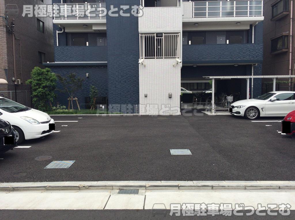 名古屋市中村区本陣通4-11-1の月極駐車場1